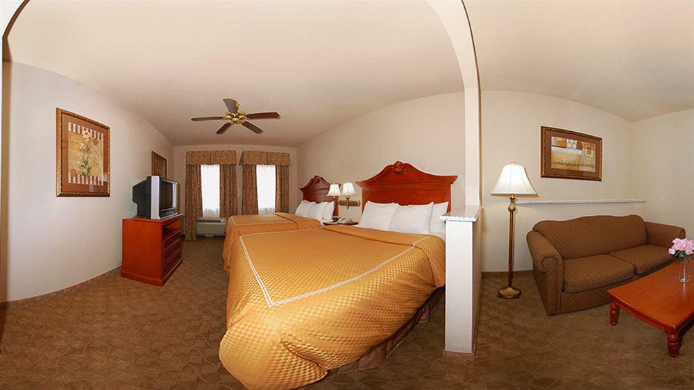 Comfort Suites Near Texas State University San Marcos Exterior photo